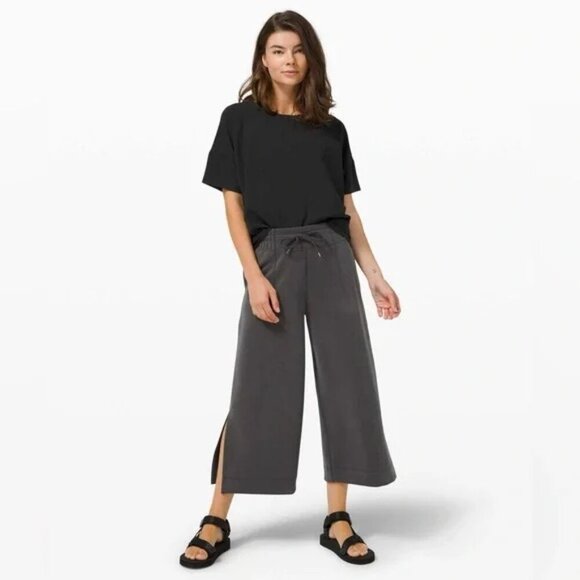 LULULEMON - Shift in Time Short Sleeve Black - Picture 11 of 11